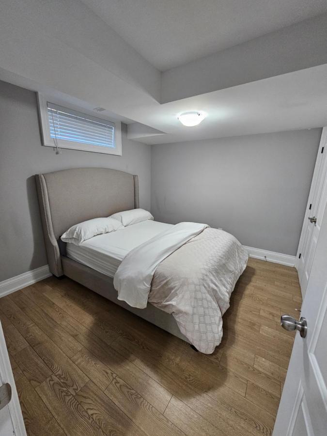 Basement Apartment In Luxury Beach House Toronto Zewnętrze zdjęcie
