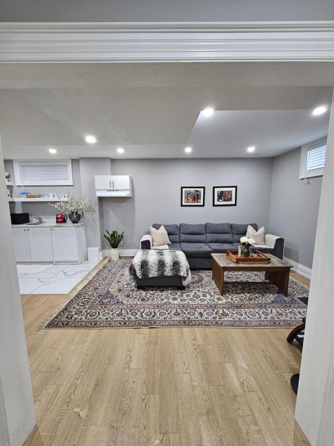 Basement Apartment In Luxury Beach House Toronto Zewnętrze zdjęcie